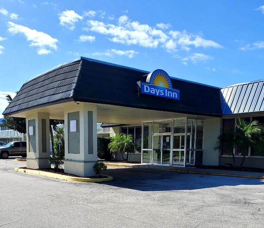 Days Inn By Wyndham Titusville Kennedy Space Center Exteriör bild